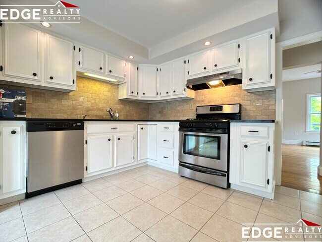 26 Winslow St, Unit 2 in Everett, MA - Building Photo - Building Photo