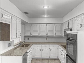 2106 Glen Forest Ln in Plano, TX - Foto de edificio - Building Photo