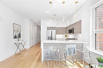 6025 JFK Blvd E in West New York, NJ - Building Photo - Building Photo
