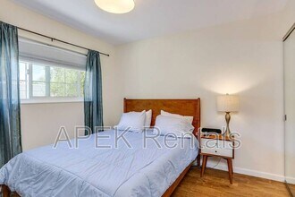 2415 E Finley Rd in Palm Springs, CA - Building Photo - Building Photo