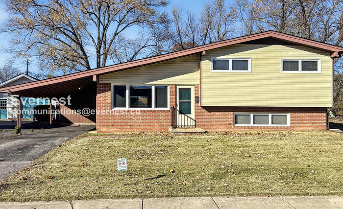 123 Thomas Rd in Glen Burnie, MD - Building Photo