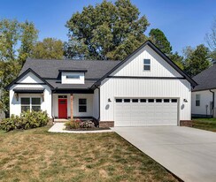 104 Utsesti Way in Loudon, TN - Building Photo