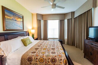 8006 Lely Resort Blvd in Naples, FL - Foto de edificio - Building Photo