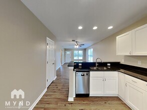 3217 Spooner Dr in Plant City, FL - Building Photo - Building Photo