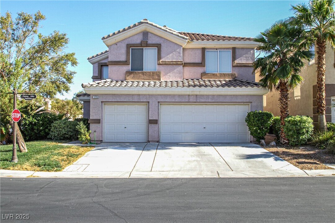 179 Flying Hills Ave in Las Vegas, NV - Building Photo