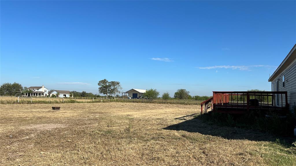 2887 FM 1093 in Wallis, TX - Building Photo