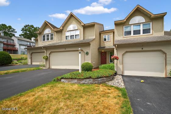 3 Pine Ridge Rd in Saratoga Springs, NY - Building Photo