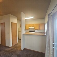 1105 Village Center Pkwy in Aurora, IL - Foto de edificio - Building Photo