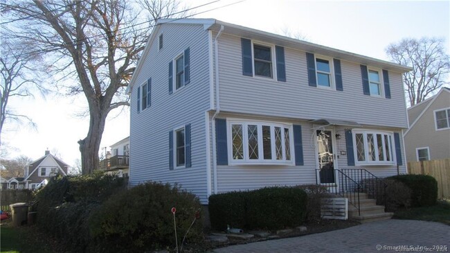 18 Brightwater Rd in East Lyme, CT - Building Photo - Building Photo