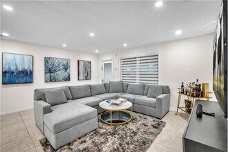 4521 SW 34th Dr in Fort Lauderdale, FL - Building Photo - Building Photo