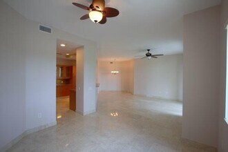 3610 Gardens Pkwy-Unit -202a in Palm Beach Gardens, FL - Foto de edificio - Building Photo