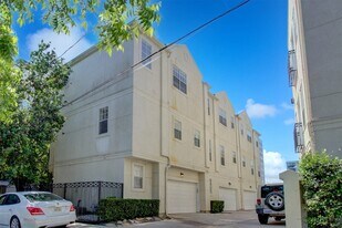 105 Detering St in Houston, TX - Building Photo