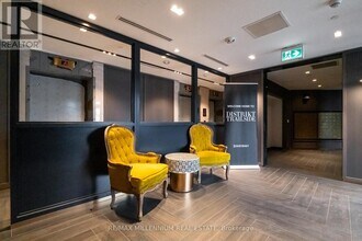 395 Dundas St W in Oakville, ON - Building Photo - Building Photo