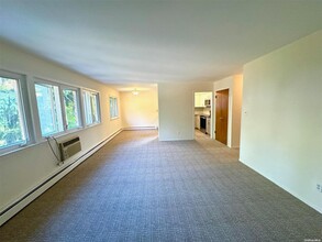 16 Cornwall Ln in Sands Point, NY - Building Photo - Building Photo
