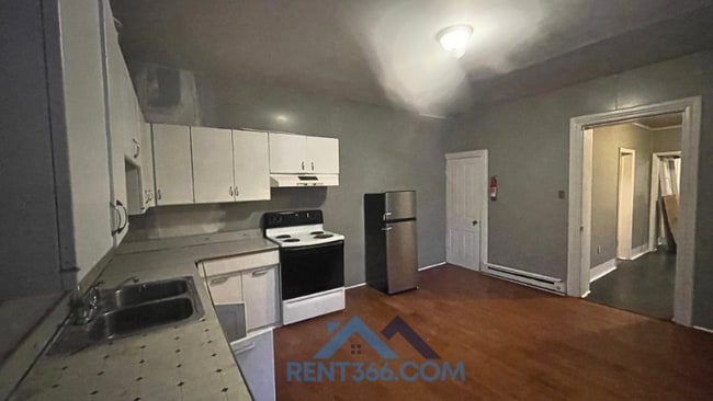 101 N George St