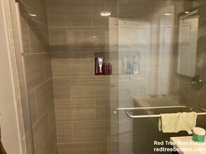 12 Bickford Ave, Unit 3 in Boston, MA - Foto de edificio - Building Photo