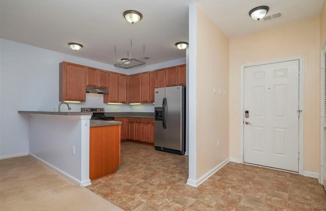 920 Southmoor Dr in Virginia Beach, VA - Building Photo - Building Photo