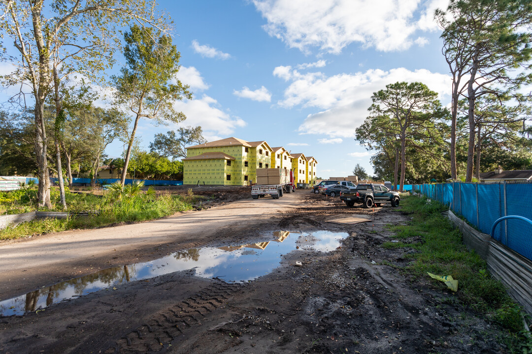 Sandpiper Place in Bradenton, FL - Foto de edificio