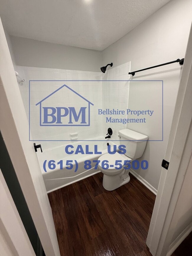 property at 706 Ashlawn Pl