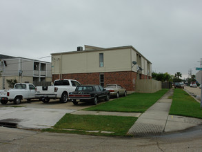 3600 Delaware Ave in Kenner, LA - Foto de edificio - Building Photo