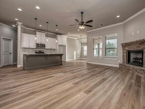 2024 W Crossbow Way in Mustang, OK - Building Photo - Building Photo