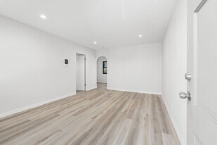 1827 University Ave in San Diego, CA - Building Photo