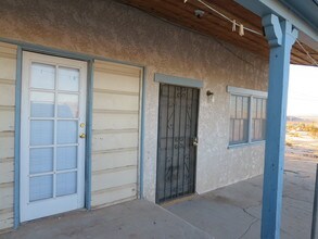 6555 Indian Cove Rd in Twentynine Palms, CA - Building Photo - Building Photo