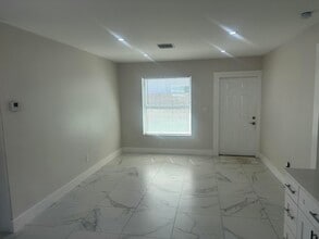 1227 NW 6th Ave in Fort Lauderdale, FL - Building Photo - Building Photo