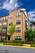 20739 Heron Landing Dr in Sterling, VA - Building Photo - Building Photo