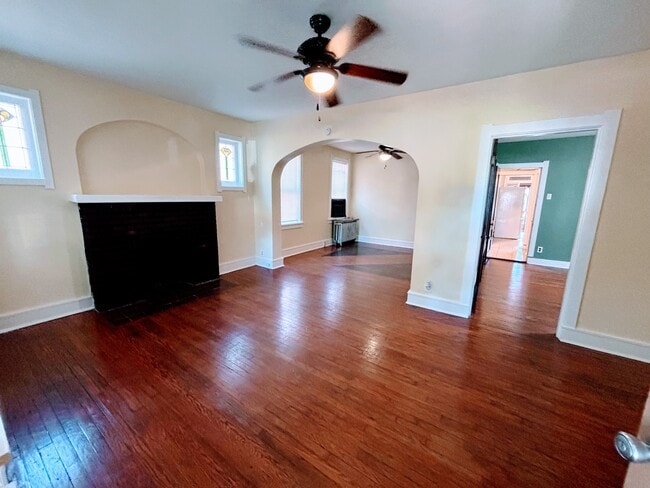 4922 Winona Ave, Unit 1a