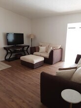 1100 Duncan Cir in Palm Beach Gardens, FL - Building Photo - Building Photo