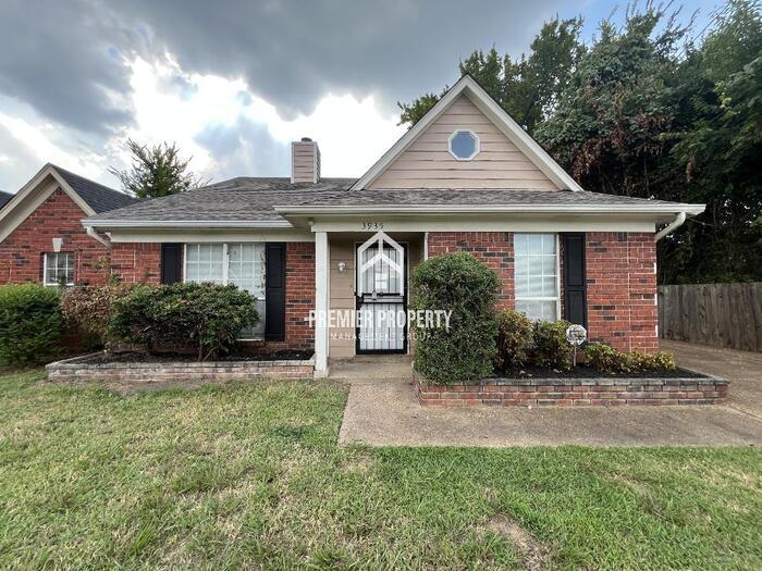 3935 Misty Lake Cove in Memphis, TN - Building Photo
