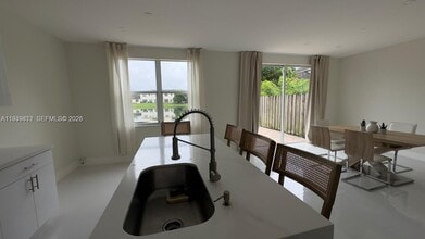 949 NE 42nd Ave in Homestead, FL - Building Photo - Building Photo