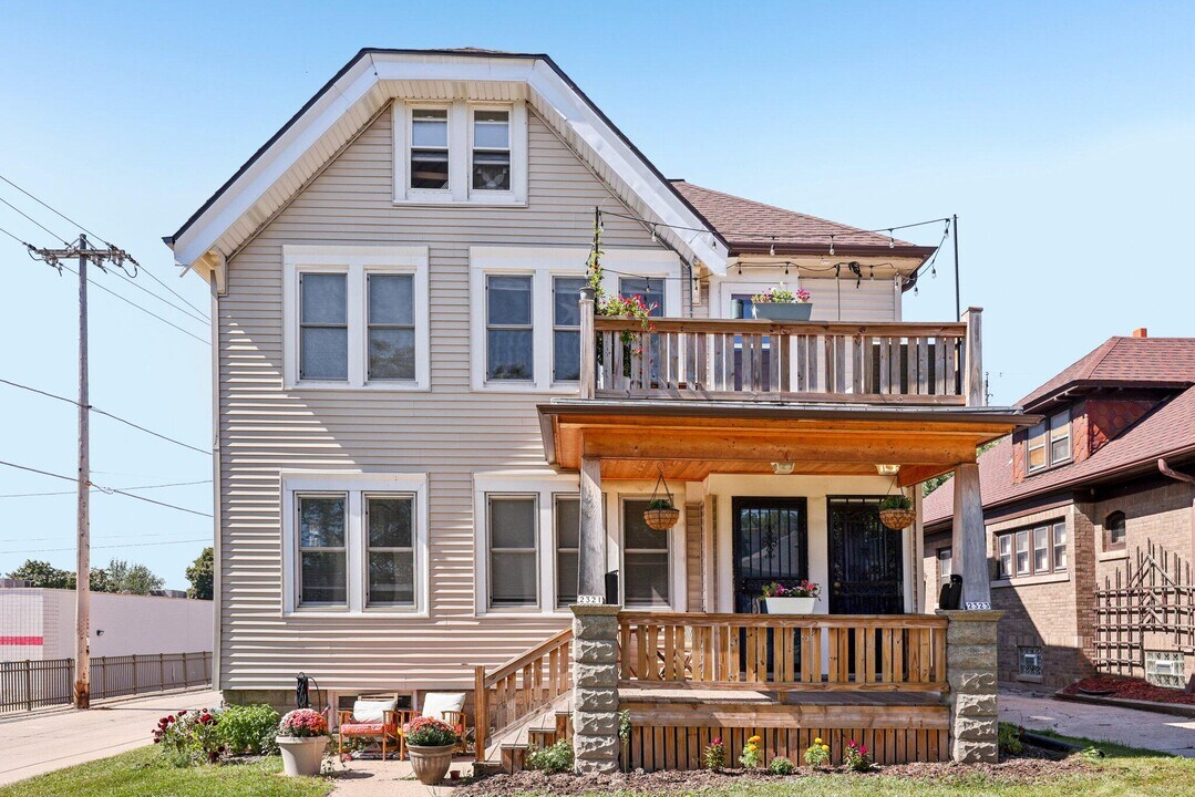 2321 N 58th St in Milwaukee, WI - Building Photo