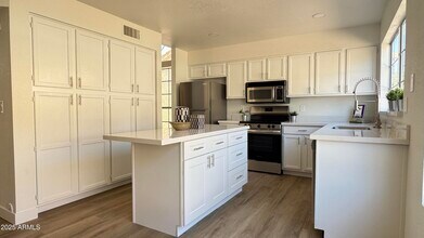 4338 E Brookwood Ct in Phoenix, AZ - Building Photo - Building Photo