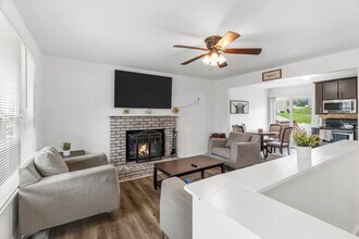 240 Seebold Spur in Fenton, MO - Building Photo - Building Photo