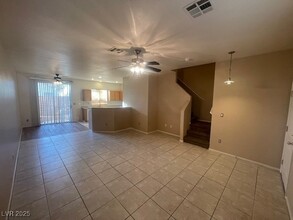 2637 Heathrow St in Las Vegas, NV - Building Photo - Building Photo