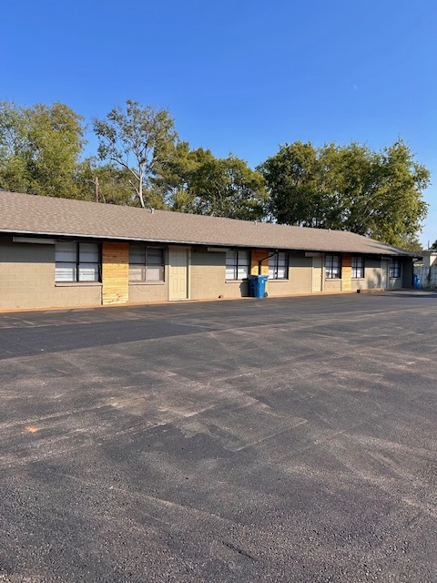 307 W Main St in Whitehouse, TX - Building Photo