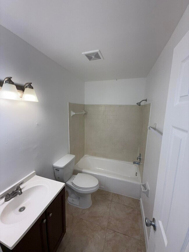 1130 N F St in Lake Worth Beach, FL - Building Photo - Building Photo