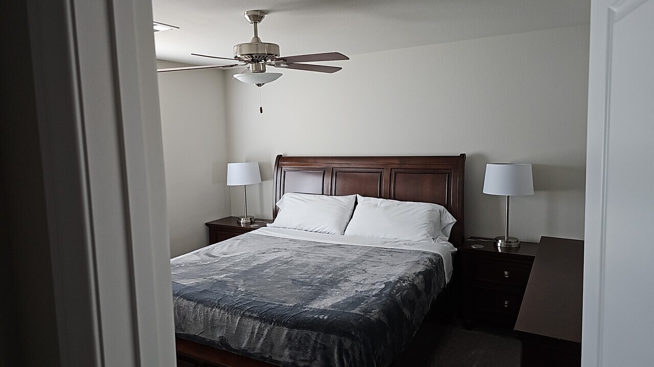 8351 Gold River Ct in Las Vegas, NV - Building Photo