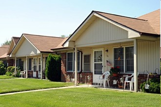 Grant Manor Senior Apartments in Eastpointe, MI - Foto de edificio - Building Photo