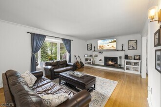 58 Harrison Dr in Berkeley Heights, NJ - Building Photo - Building Photo