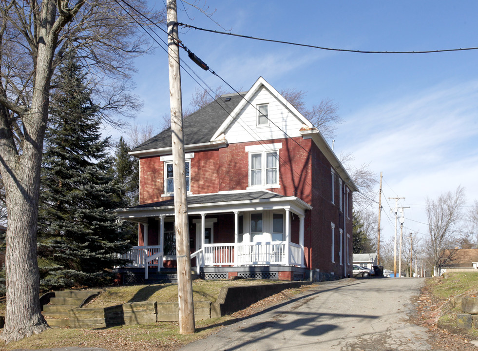 119 W High St in Lisbon, OH - Building Photo