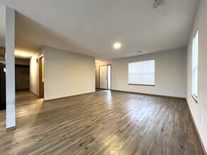 2414 E Conquest St in Wichita, KS - Building Photo - Building Photo