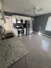 24 De Soto St in Providence, RI - Foto de edificio - Building Photo