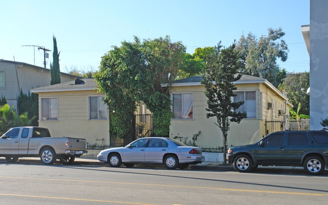 1729 S Robertson Blvd in Los Angeles, CA - Building Photo - Building Photo