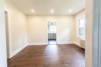 445 Lenox Rd in Huntington Station, NY - Building Photo - Building Photo