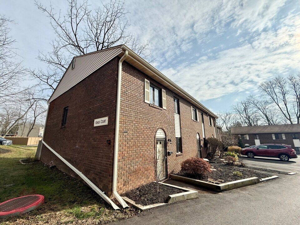 1 Kings Ct in Hatboro, PA - Building Photo