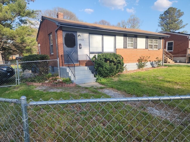 property at 3843 Plantation Rd NE