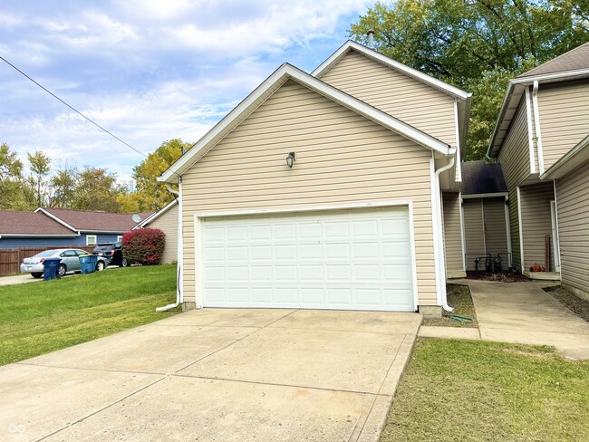 10925 Cornell Ave in Indianapolis, IN - Foto de edificio - Building Photo